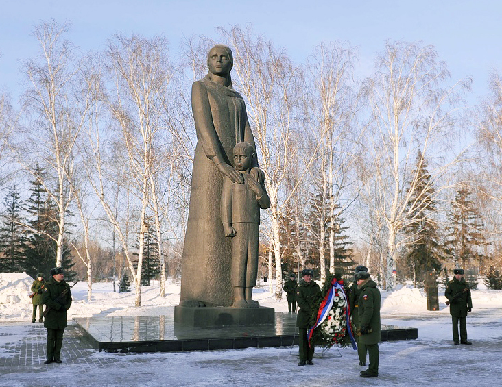 Фигура Матери. Омск, Парк Победы, 1975 г.
