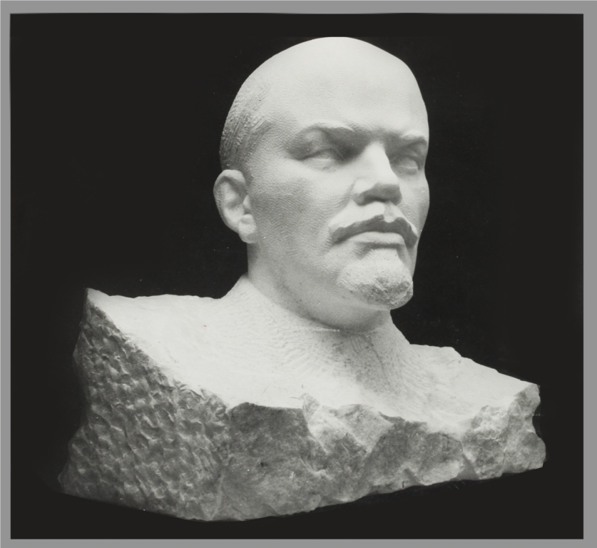 Бюст 2 н.в., мрамор, 1964